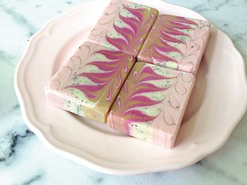 Bild "Seifen Galerie:Gallerie-pretty-in-Pink1-350.jpg"